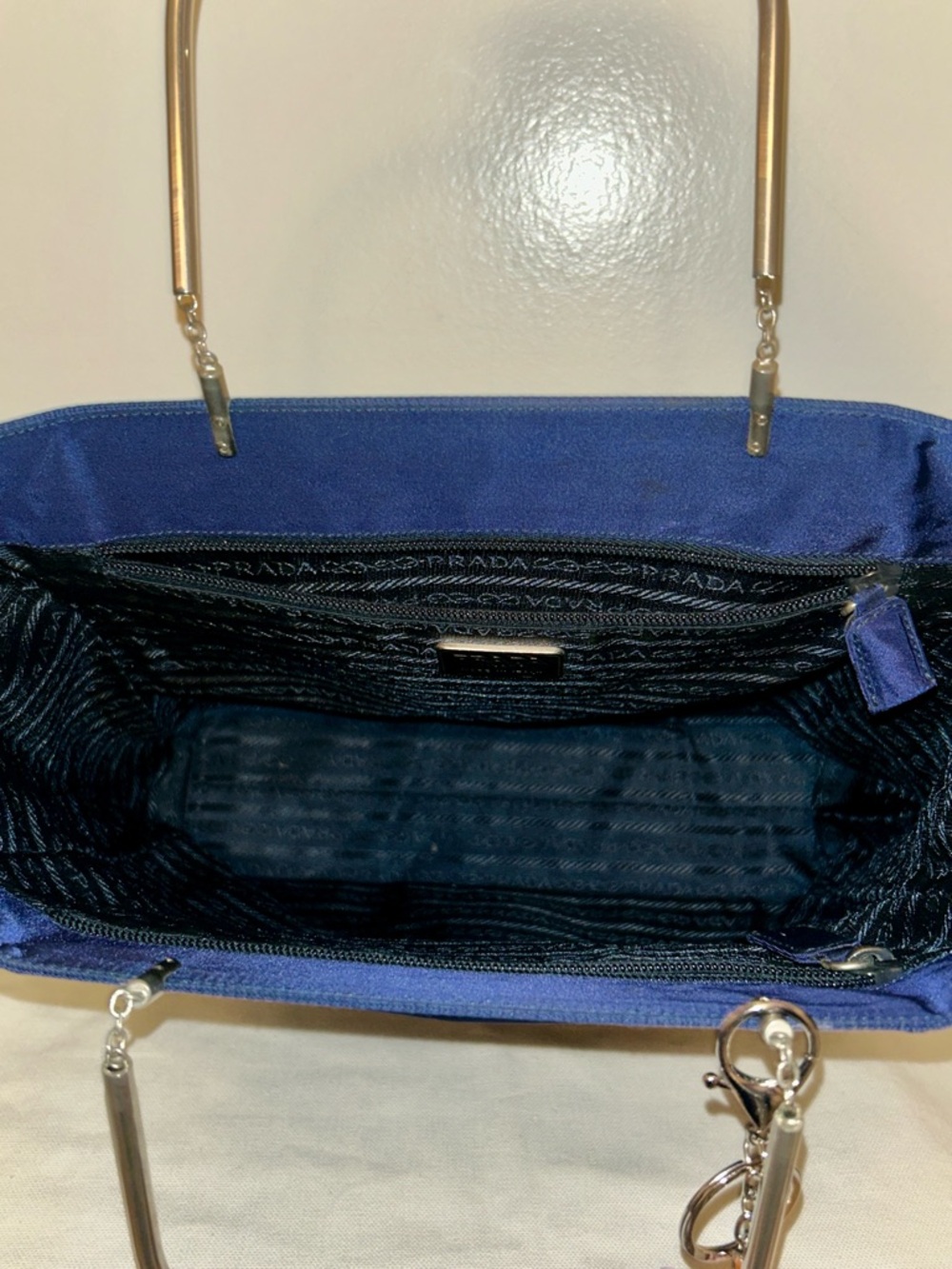 Unique vintage Prada Tessuto nylon bag.  Metal Handles! Deep Navy color - Picture 11 of 14